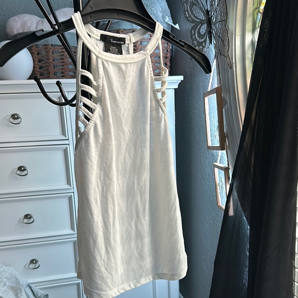 Steve Madden Cream Cut Out Tank Top